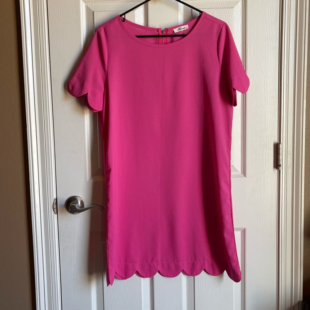 ROSETTE Scalloped Dress - Picture 2 of 8
